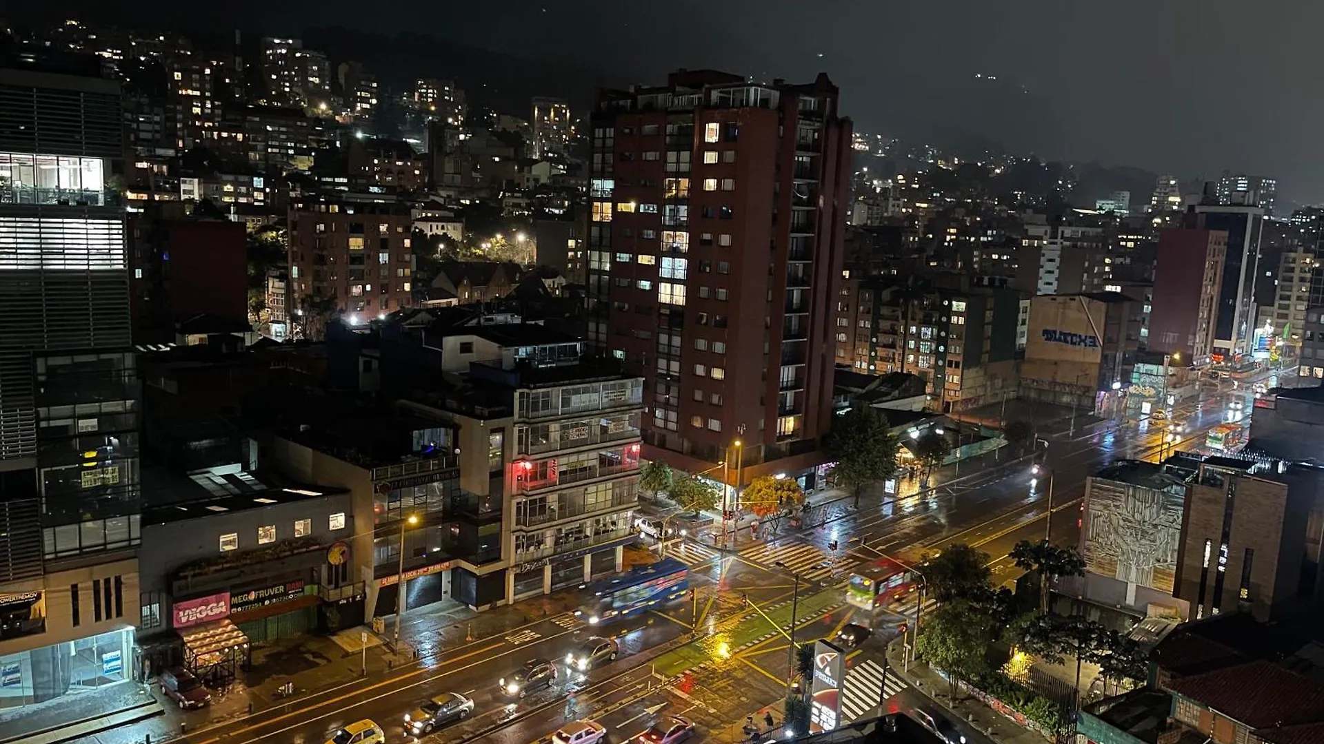 Balcon Iluminacion Ventilacion En Chapinero Bogota Apartment
